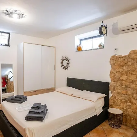 Great Tavern In ميلان