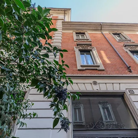 Apartment Mansarde Belvedere Duomo Mailand