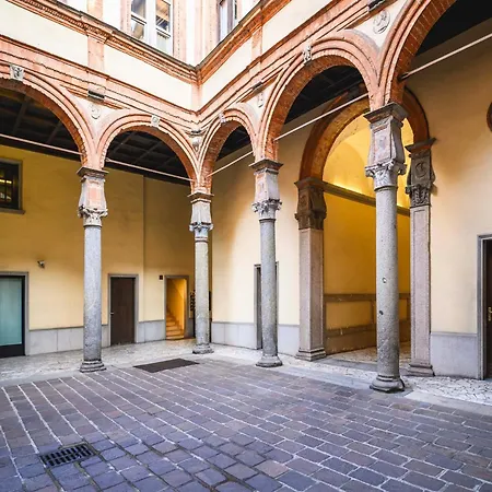 The Rent - Refined One-bedroom In The Historic Center Apartman Milánó