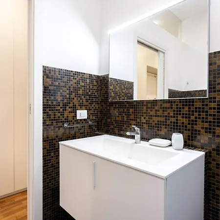 Apartment Disciplini Two Bedrooms Mailand