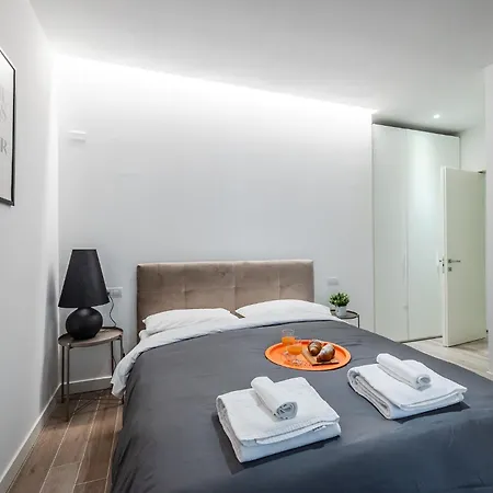 Urban Garden Flat In Modern Style ミラノ