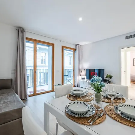 Urban Garden Flat In Modern Style *
