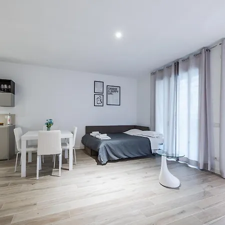 Urban Garden Flat In Modern Style Apartment
