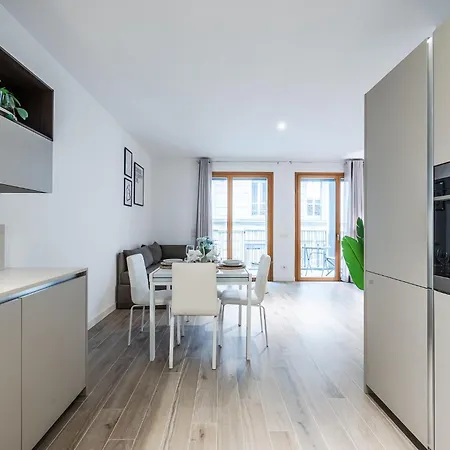 Urban Garden Flat In Modern Style