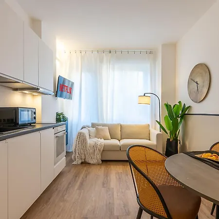Navigli Duomo Chic Wifi Ac شقة ميلان