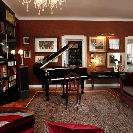 Charming Elegant In Historic Art Nouveau Building, 3* Милан