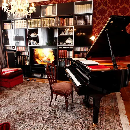 Charming Elegant In Historic Art Nouveau Building,