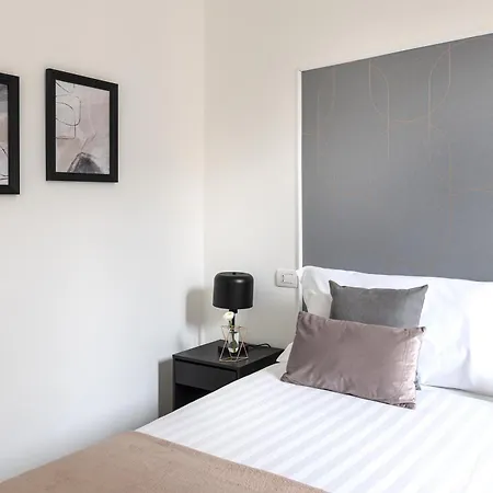 Easylife - In Porta Venezia Otel *
