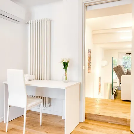 Apartment Walk To Navigli - Via Gola - 2 Bedrooms