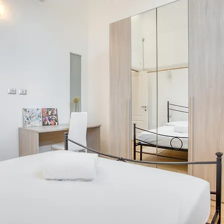 Apartment Walk To Navigli - Via Gola - 2 Bedrooms