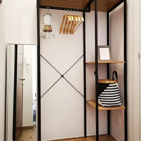 Cozy Flat 50 Meters From The Metro