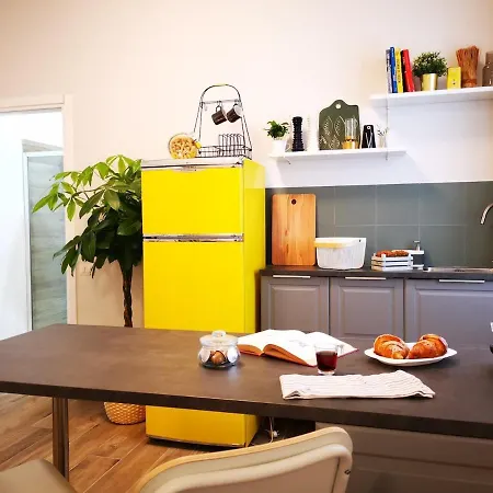 Cozy 50 Meters From The Metro Milano