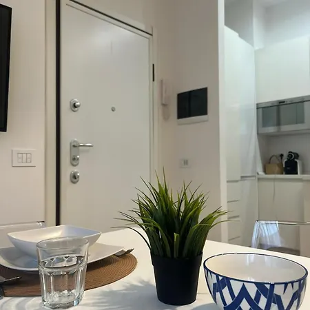 Apartment La Regina Delle Locazioni Accanto Bocconi Milan