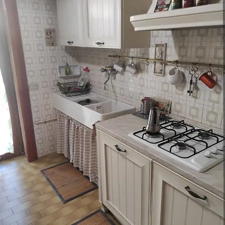 Old House Apartment *