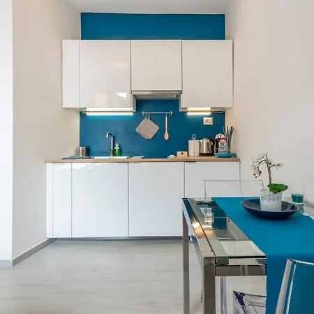 Navigli - Darsena; La Perla Di