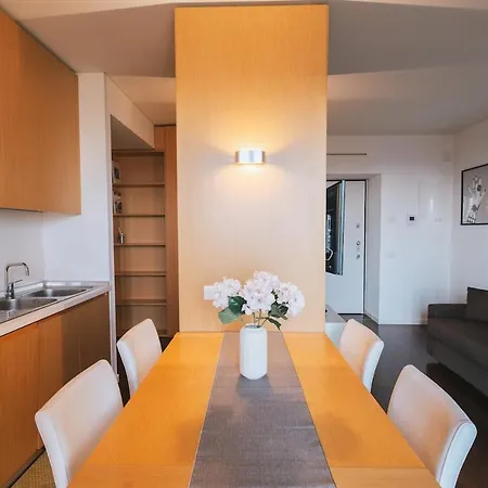 Giax Panoramic View Parking ميلان