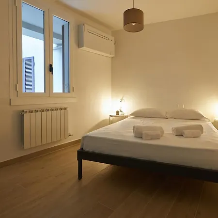 Flat Number 7 Milánó