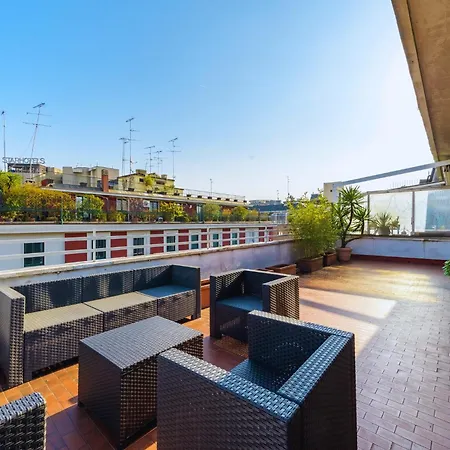 Elegante Attico Con Terrazzo Esclusivo アパート ミラノ