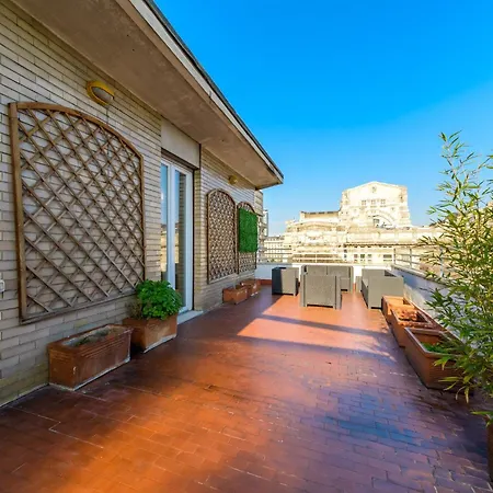 Elegante Attico Con Terrazzo Esclusivo * Milán