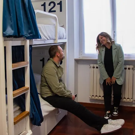 אכסניה Bovisa Urban Garden *