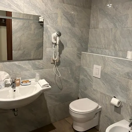 Stradivari 3* Milano