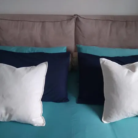 Casa Mari - Free Secure Parking, Breakfast, Private Bathroom, Wifi, Garden, Aircon, 5 Min Walk To Metro And Train Station 4* Milão