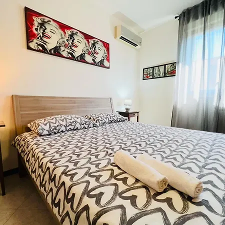 Big In Navigli District With 2 Balcony And Parking Apartment