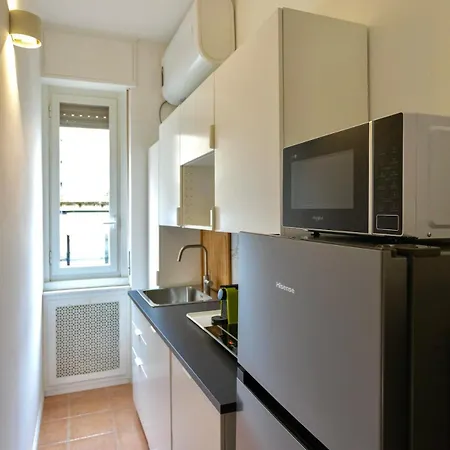Cozy One-bedroom In Mailand