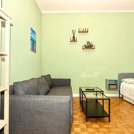 Cozy One-bedroom In Milánó