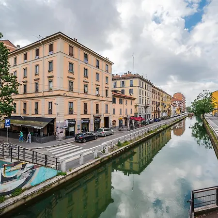 Vivimihome - Navigli With Garage * ميلان