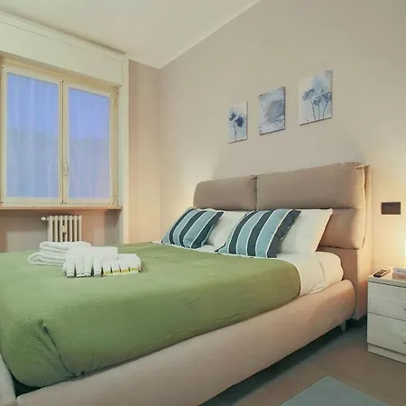 Wide & Bright 2 Bedroom Flat 50m From M4 Station *