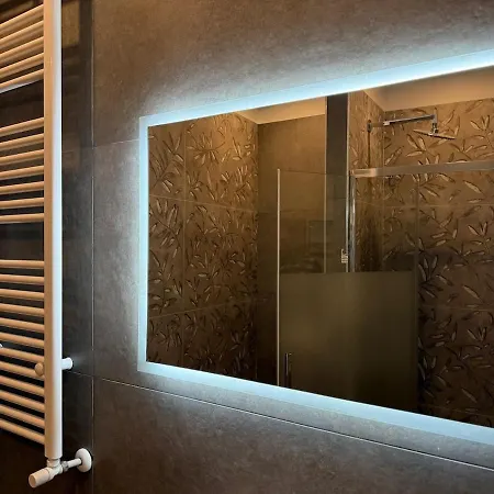 Wide & Bright 2 Bedroom Flat 50m From M4 Station Appartement *