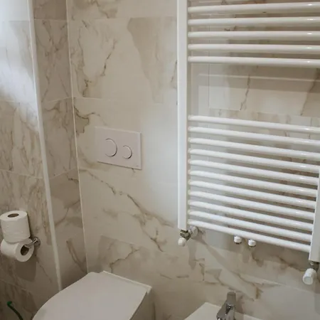 New Apt 10 Minutes Duomo Milan