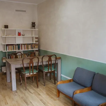 New Apt 10 Minutes Duomo * Milaan