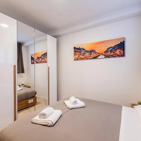 Authentic Private Flat 2 Min From Navigli