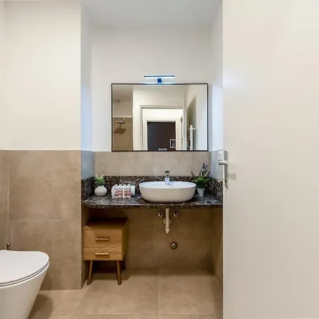 Appartement Authentic Private Flat 2 Min From Navigli Milaan