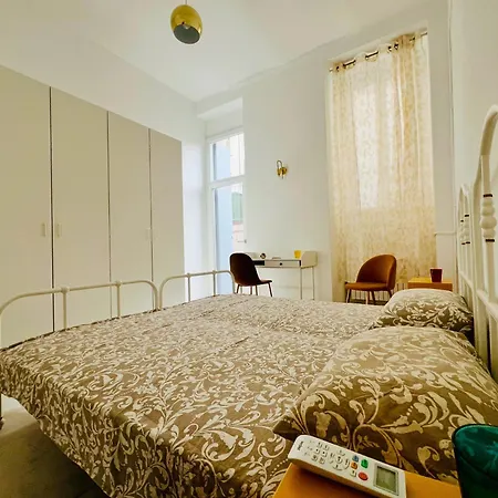 3 In Navigli Center Close To The Metro With Parking