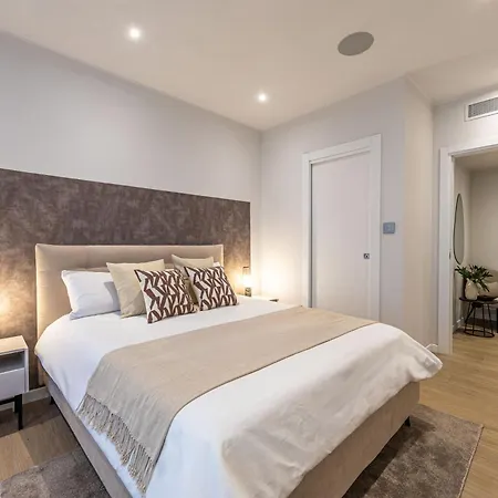 Luxury 2 Bedroom In *