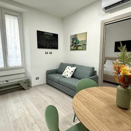 Apartment Duomo 10 Minutes-Metro M4 Argonne-Linate Airport *