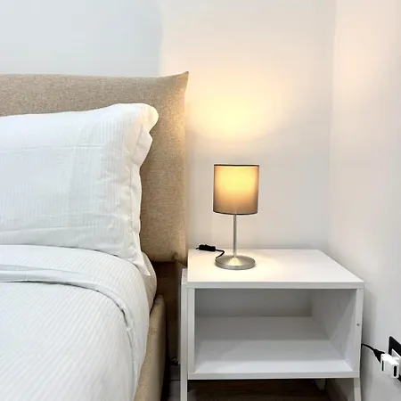 Apartment Duomo 10 Minutes-Metro M4 Argonne-Linate Airport Milan