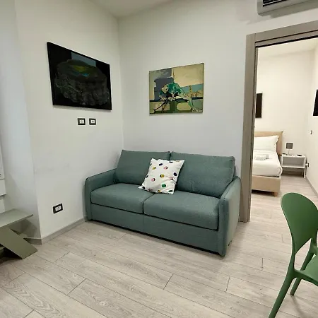 Apartment Duomo 10 Minutes-Metro M4 Argonne-Linate Airport *