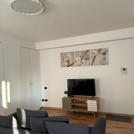 Design On Navigli Милан