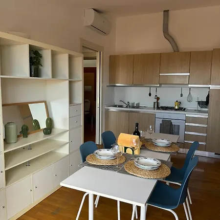 Isola- Attico Con Balcone Apartmán