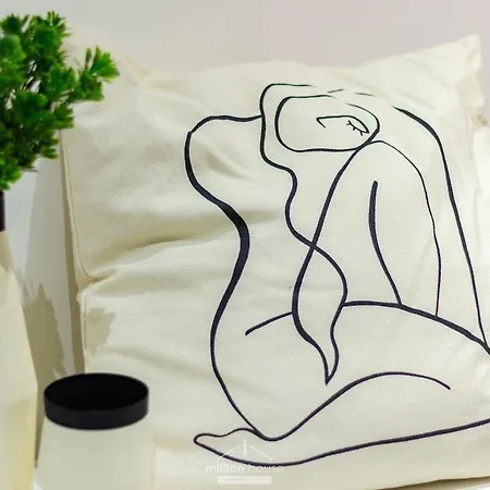 Appartement Spacious 4-bed 2-bath, 3 Min Walk To M1 Bande Nere