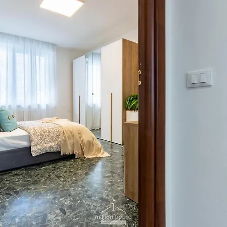 Appartement Spacious 4-bed 2-bath, 3 Min Walk To M1 Bande Nere