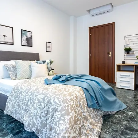 Appartement Spacious 4-bed 2-bath, 3 Min Walk To M1 Bande Nere *