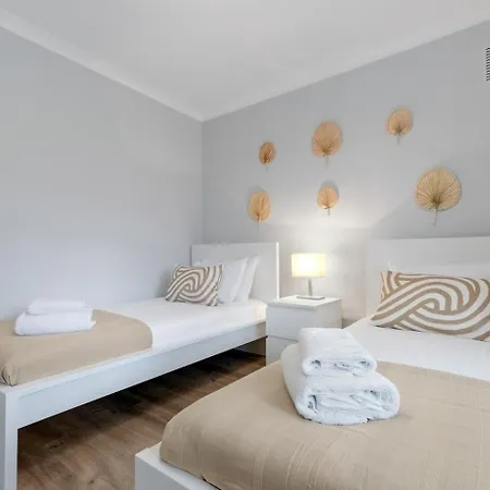 Central 3bdr In Apartment