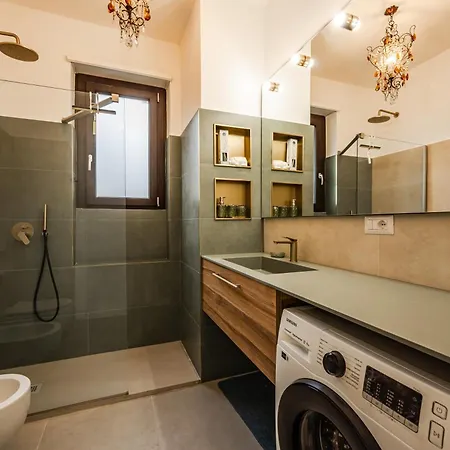 公寓 Charming Modern Near The Heart Of