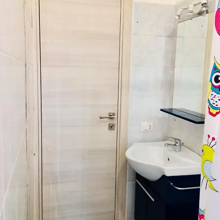 Beautiful Close To The Metro With Big Balcony *