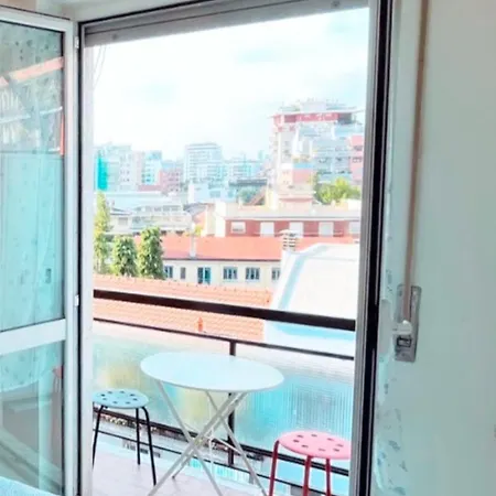Beautiful Close To The Metro With Big Balcony Milánó